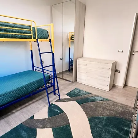 Thomas' House בית נופש אלגהרו