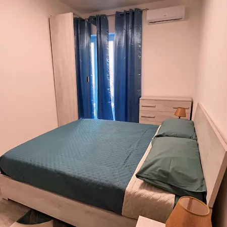 Thomas' House בית נופש אלגהרו